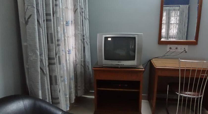 Yes Rooms Hal 2st Stage Indiranagar, Bangalore 4